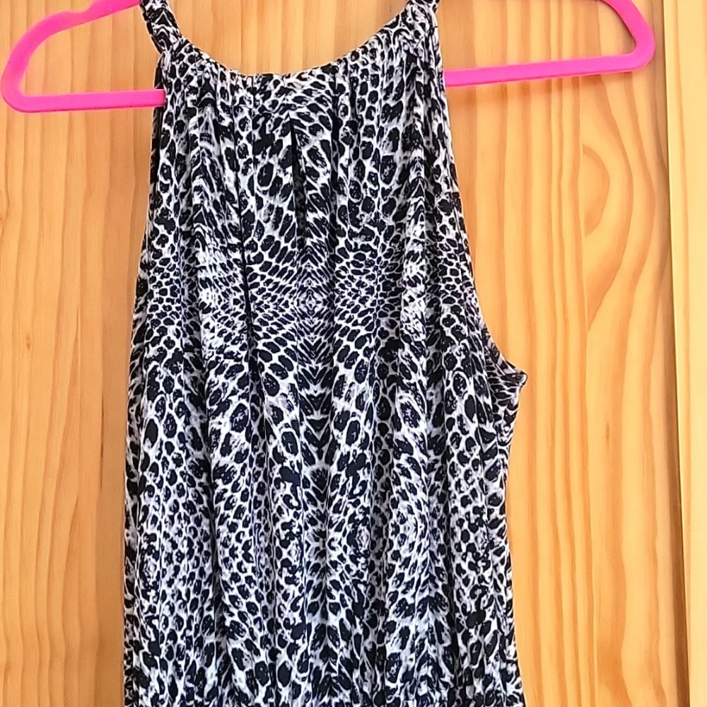 Dress - Picture 2 of 4